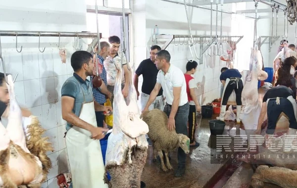 Bakıda əhali qurban kəsib - FOTO