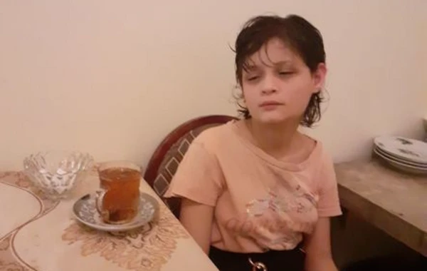İki ağır xəstəliyi olan Zəhranın anası: “Dərman olmayanda sakitləşməkçün özünə layla oxuyub yatır” -FOTO/VİDEO