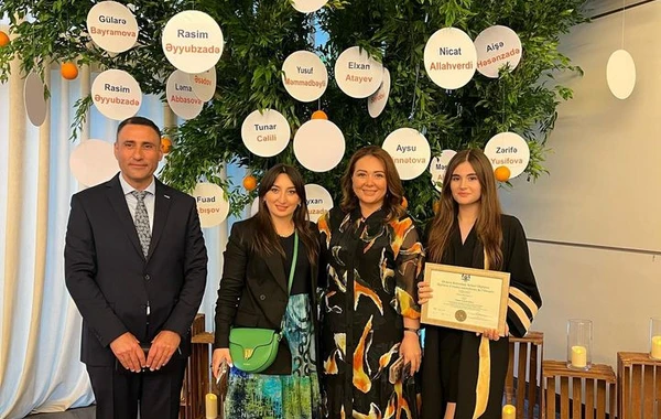 Tanınmış aparıcı qızının məzun gecəsindən FOTOlarını paylaşdı