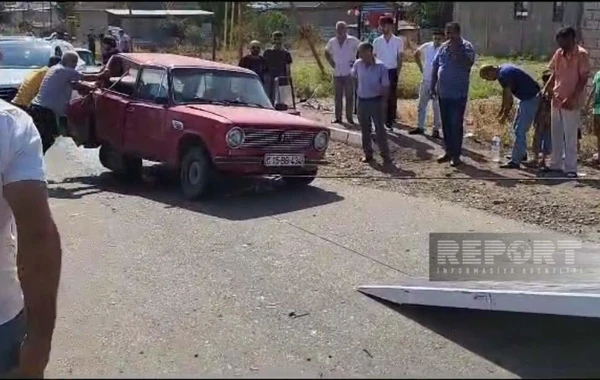 Cəlilabadda iki avtomobil toqquşdu: Xəsarət alanlar var - FOTO/VİDEO
