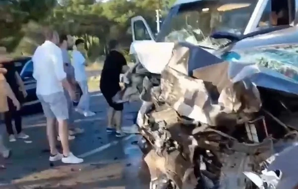 Türkiyədə ağır yol qəzası - 5 ölü, 21 yaralı - FOTO