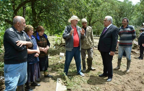 Əhəd Abıyev sakinlərlə görüşə ATLA GETDİ - FOTO