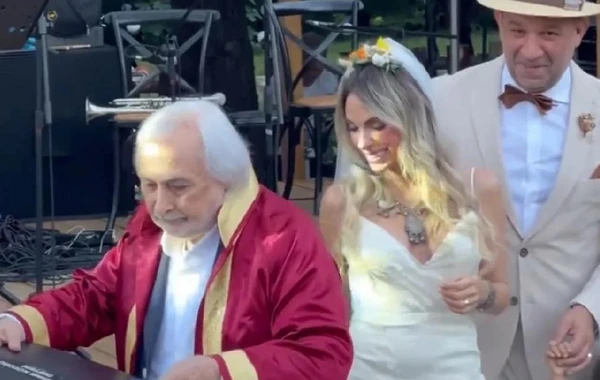 Nikahdan 5 il sonra toy etdilər - FOTO