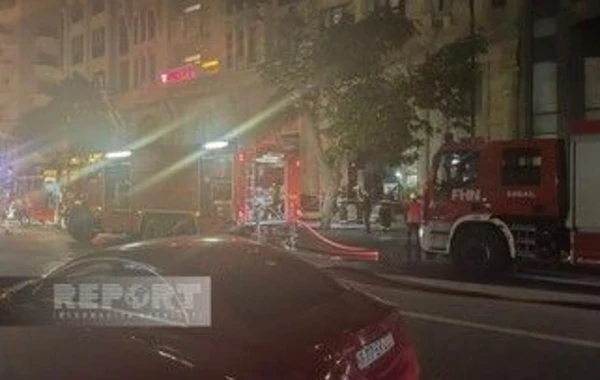 Bakıda restoranda güclü yanğın baş verib - FOTO