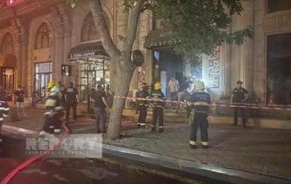 Bakıda restoranda güclü yanğın baş verib - FOTO