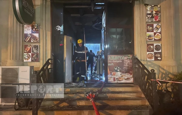 В одном из ресторанов Баку произошел сильный пожар - ФОТО