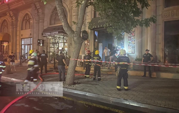 В одном из ресторанов Баку произошел сильный пожар - ФОТО