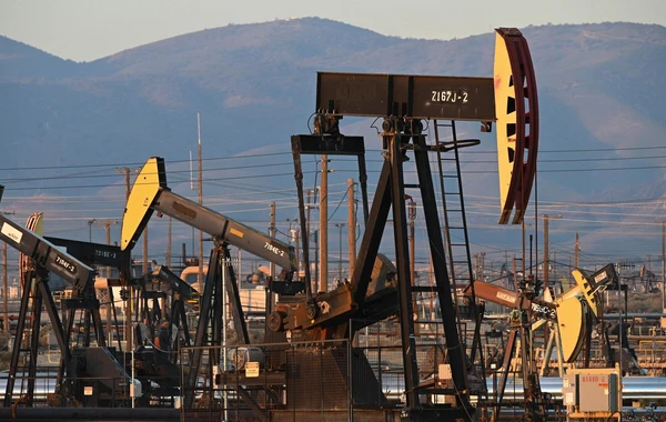 Azərbaycan nefti cüzi bahalaşıb