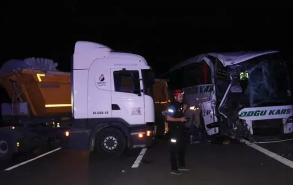 Türkiyədə ağır qəza: Çox sayda yaralı var - FOTO