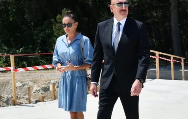 Prezident və birinci xanım Mərkəzi Nəbatat Bağında aparılan işlərlə tanış olublar - YENİLƏNİB - FOTO