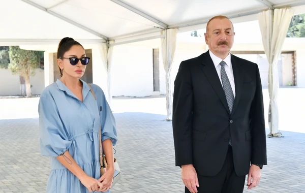 Prezident və birinci xanım Mərkəzi Nəbatat Bağında aparılan işlərlə tanış olublar - YENİLƏNİB - FOTO