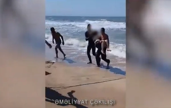 FHN dənizdə batma təhlükəsi olan qadını belə xilas etdi - VİDEO