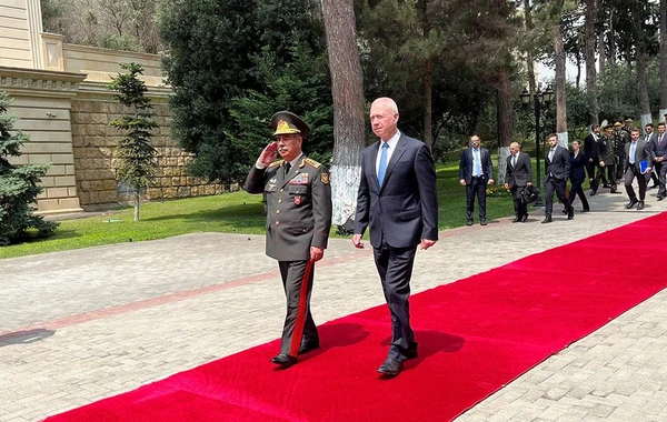 Azərbaycanın müdafiə naziri israilli həmkarı ilə görüşüb - FOTO