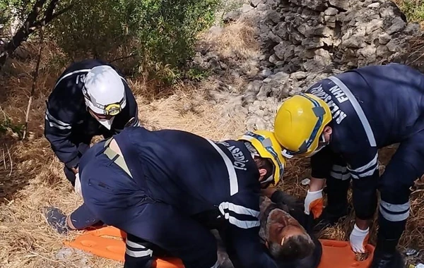 Bakıda 53 yaşlı kişi hündürlükdən yıxılaraq köməksiz vəziyyətdə qalıb - FOTO\VİDEO