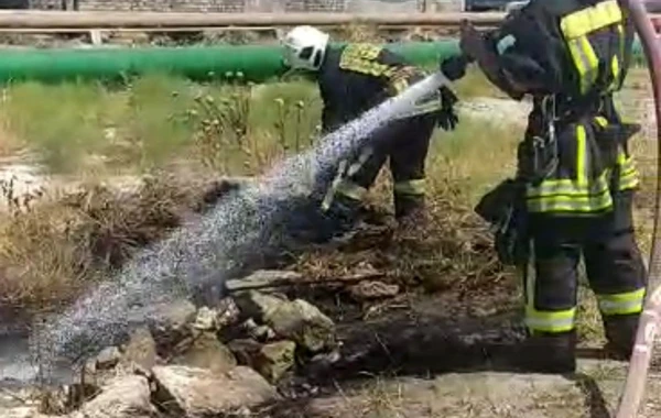 Bakıda neft kəmərlərinin yaxınlığında yanğın olub - FOTO