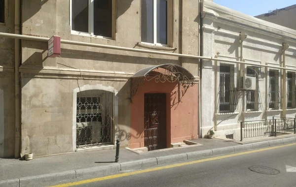 Bakıda tarixi abidəyə müdaxilənin qarşısını alındı - FOTO