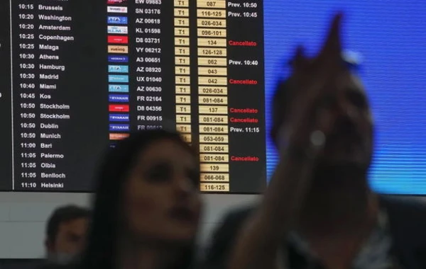 İtaliyada minə yaxın reys təxirə salındı, yüz minlərlə sərnişin aeroportlarda qaldı - FOTO