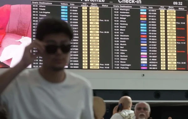 İtaliyada minə yaxın reys təxirə salındı, yüz minlərlə sərnişin aeroportlarda qaldı - FOTO