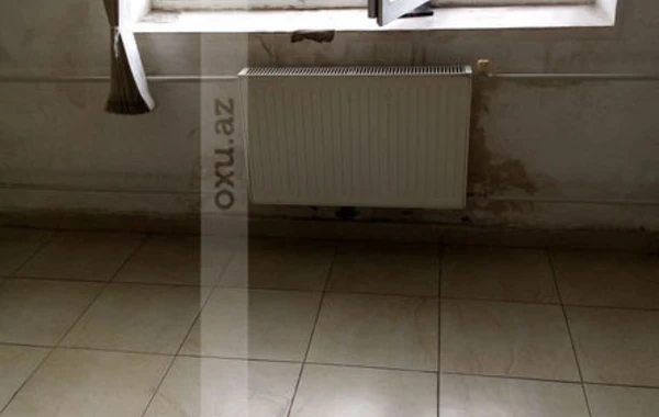 Bakıda poliklinikanın tavanı uçub - FOTO