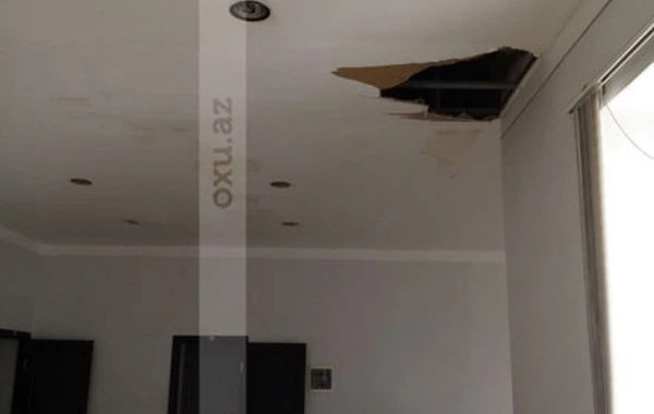 Bakıda poliklinikanın tavanı uçub - FOTO