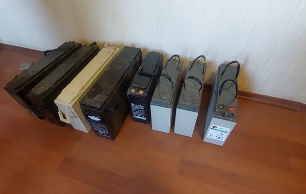 В четырех районах Азербайджана украдены энергоблоки мобильного оператора - ФОТО