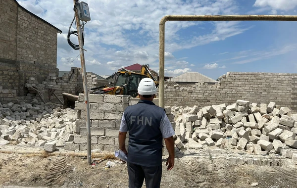 Bakıda qanunsuz tikilən obyektlər söküldü - FOTO