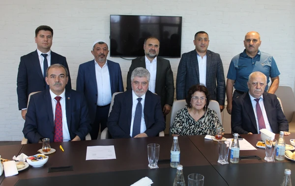 İTV-nin Yayım Şurasına yeni sədr seçilib - FOTO