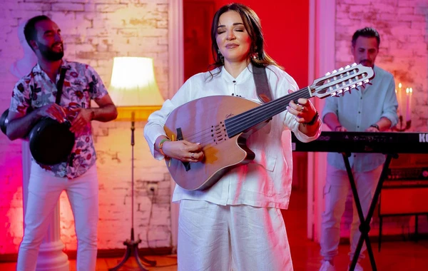 “Atamı 12 yaşım olanda itirdim, anam imkansızlıqdan mənə tar ala bilmirdi” - FOTO