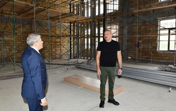 Президент ознакомился со строительством полной средней школы номер 1 в Шуше - ФОТО