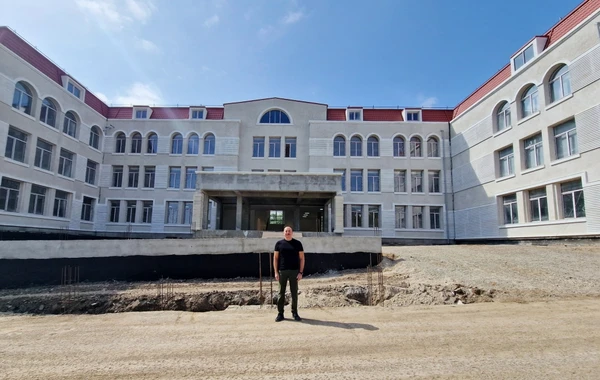 Президент ознакомился со строительством полной средней школы номер 1 в Шуше - ФОТО