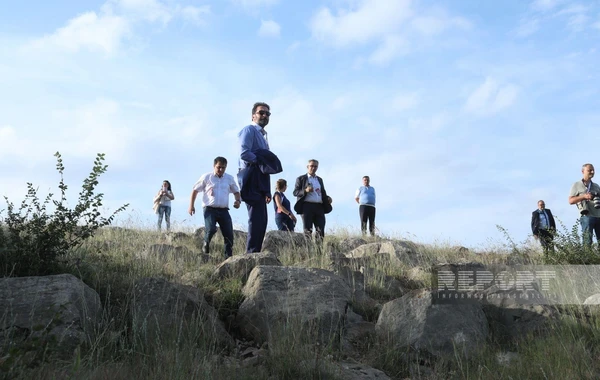 Qlobal Forumun iştirakçıları Şuşanın tarixi məkanları və əsrarəngiz təbiəti ilə tanış olublar - FOTO
