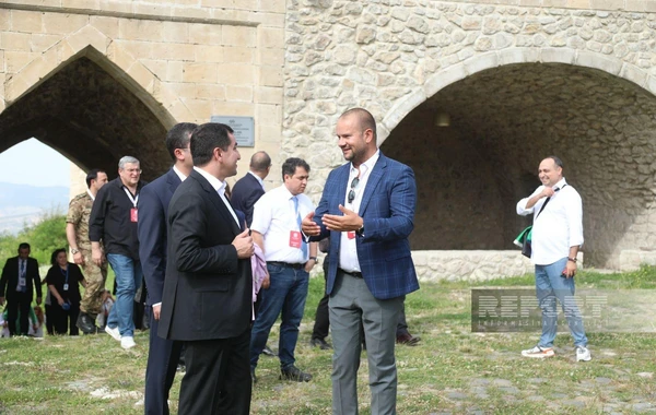 Qlobal Forumun iştirakçıları Şuşanın tarixi məkanları və əsrarəngiz təbiəti ilə tanış olublar - FOTO