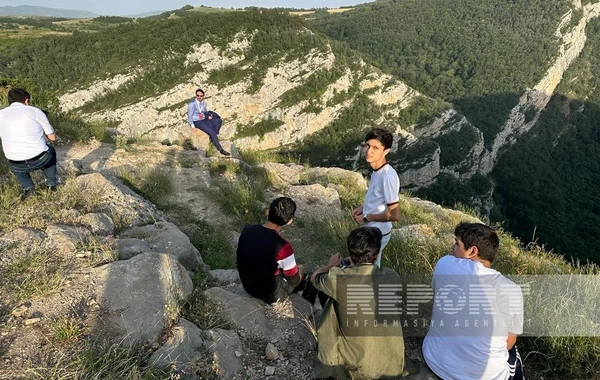 Qlobal Forumun iştirakçıları Şuşanın tarixi məkanları və əsrarəngiz təbiəti ilə tanış olublar - FOTO