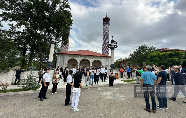 Qlobal Forumun iştirakçıları Şuşanın tarixi məkanları və əsrarəngiz təbiəti ilə tanış olublar - FOTO