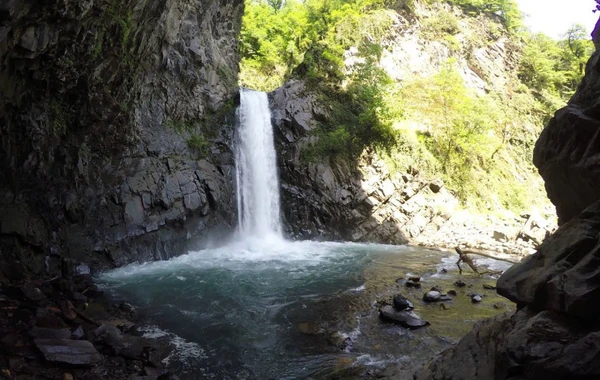 В Загатале пропали направлявшиеся к водопаду жители Баку, начались поиски