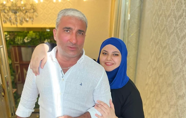 Əməkdar artistin qızından iradlara CAVAB: "İstədiyim paltarı istədiyim yerə geyinə bilərəm" - VİDEO