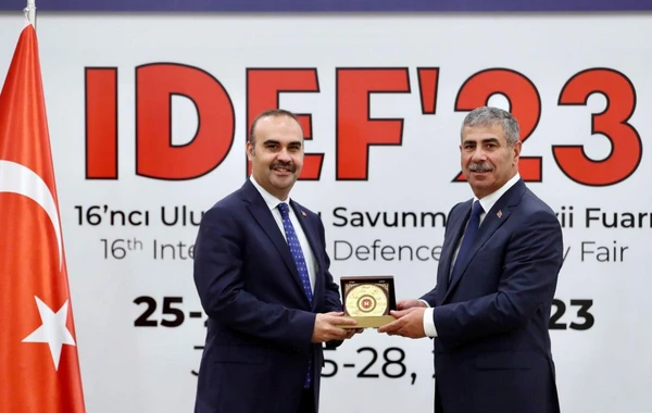Azərbaycanın müdafiə naziri “IDEF-23” sərgisinin açılış mərasimində iştirak edib - FOTO