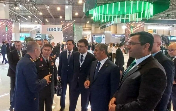 Azərbaycanın müdafiə naziri “IDEF-23” sərgisinin açılış mərasimində iştirak edib - FOTO