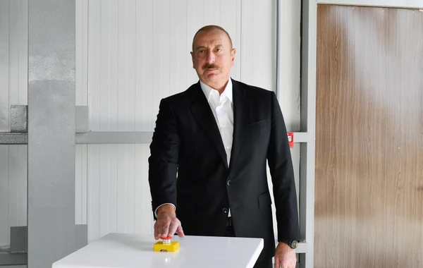 İlham Əliyev “Şimal” Elektrik Stansiyasının yeni estakadasının və su nasos stansiyalarının açılışında iştirak edib - FOTO