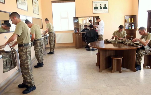 MN Əlahiddə Ümumqoşun Orduda gənc əsgərlərin hazırlıq prosesinin detallarını açıqlayıb - FOTO/VİDEO