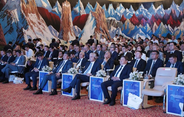 Əli Əhmədov: "Azərbaycan beynəlxalq nəqliyyat dəhlizlərinin mühüm halqasıdır" - FOTO