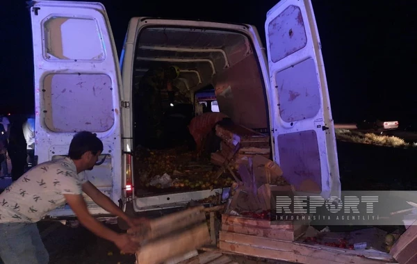 Kürdəmirdə furqon “KAMAZ”la toqquşub, ölənlər var - FOTO
