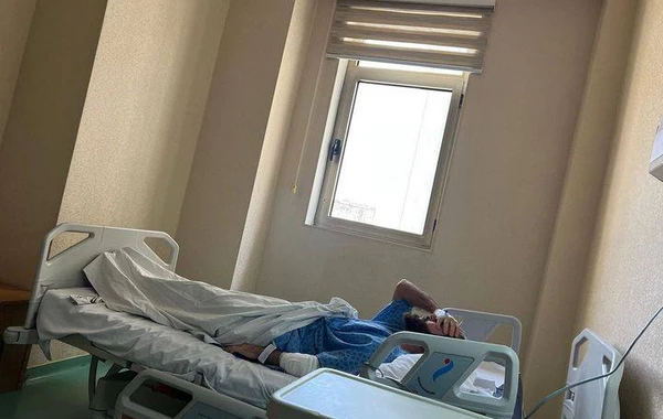 Bakıda jurnalisti və müğənnini avtomobil vurdu - FOTO