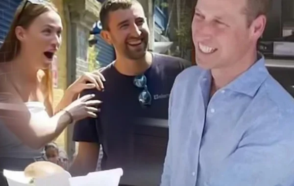 Şahzadə Uilyam hamburger payladı - FOTO
