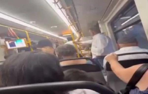Qadın ərini metroda başqa xanımla gördü - Evin açarlarını istədi - VİDEO