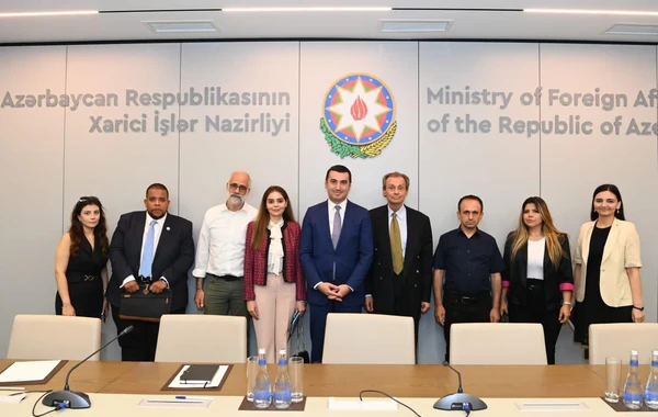 Ayxan Hacızadə ABŞ-dan olan jurnalistləri regiondakı vəziyyət barədə məlumatlandırıb - FOTO