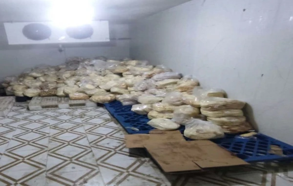 Bakıda qanunsuz fəaliyyət göstərən pendir anbarı aşkarlanıb - FOTO