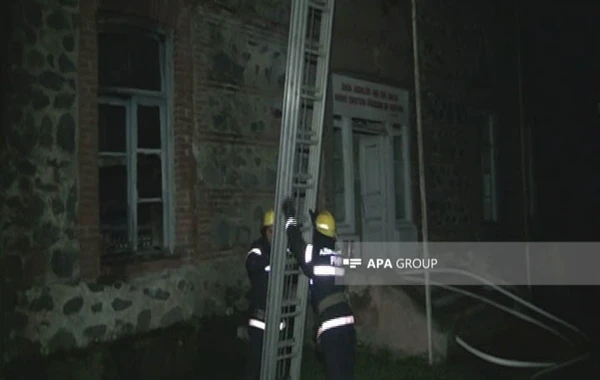 Azərbaycanda kollecdə yanğın olub - FOTO