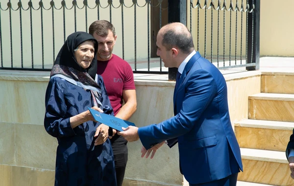 Şəhid ailələrinə və müharibə əlillərinə daha 100 mənzil və fərdi ev verilib - FOTO