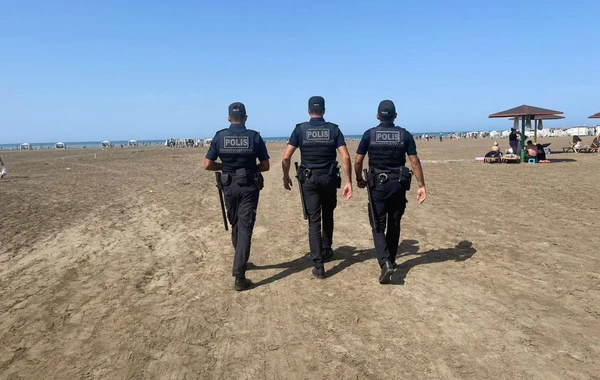 Bakıda gün ərzində çimərliklərdə 42 uşaq itib: DİN valideynlərə müraciət etdi - FOTO